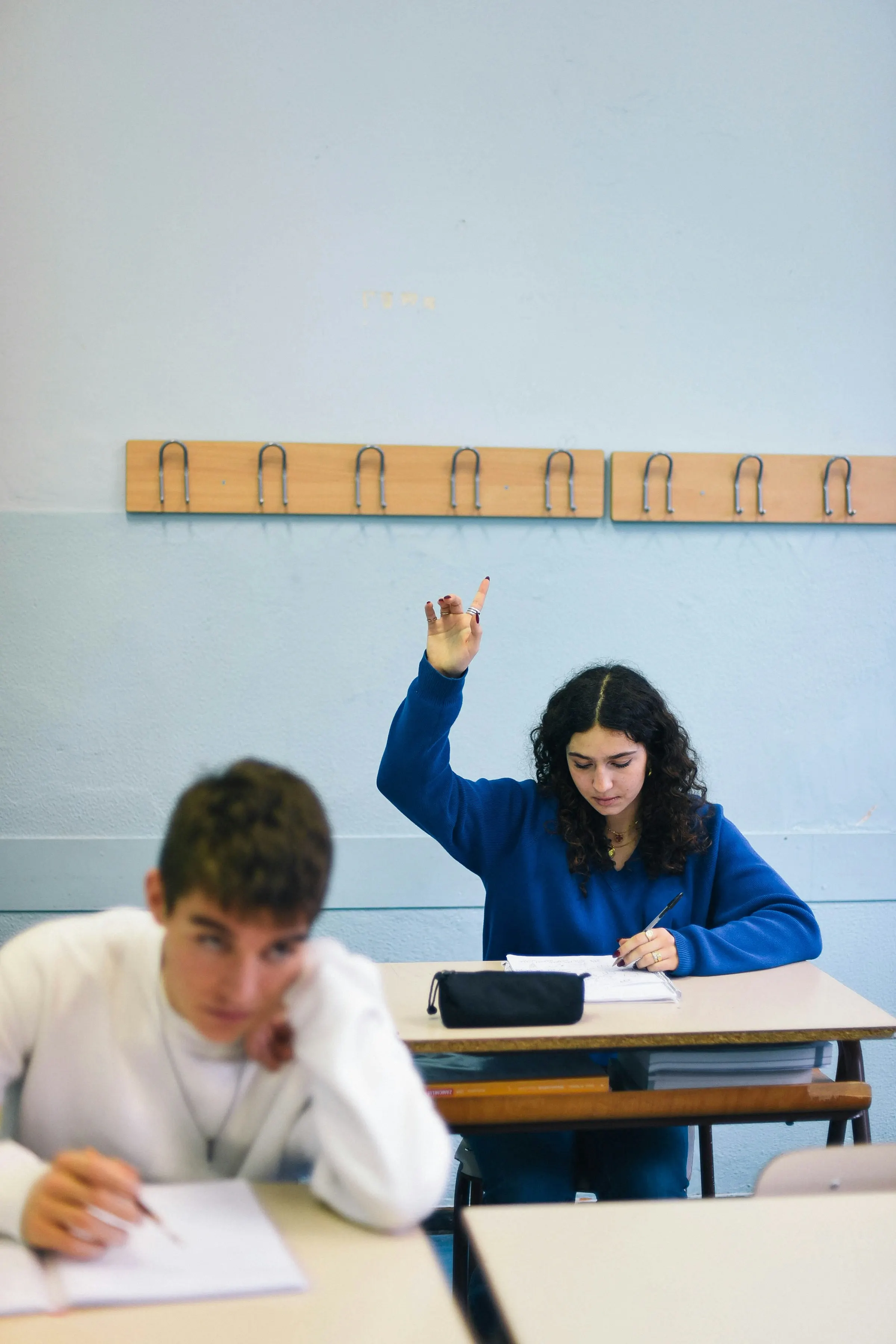 Ustaad GCSE tutor coaching a Year 11 Foundation tier student through AQA Mathematics and OCR Combined Science revision