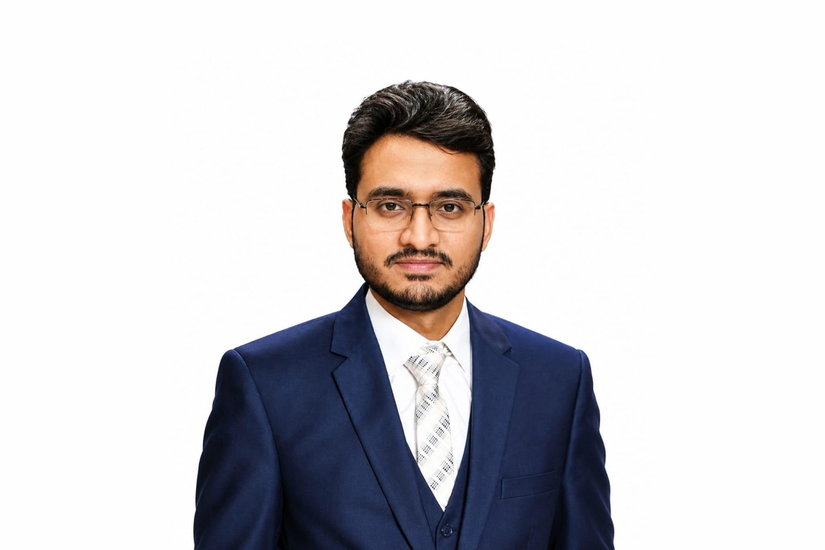Tabraiz Khan, Cambridge Certified Maths, Physics and Statistics tutor at Ustaad